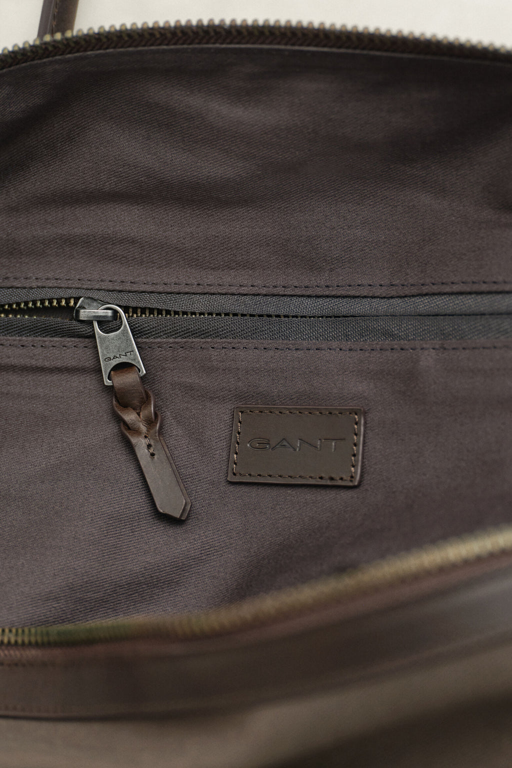 MODERN PREMIUM DUFFLE BAG