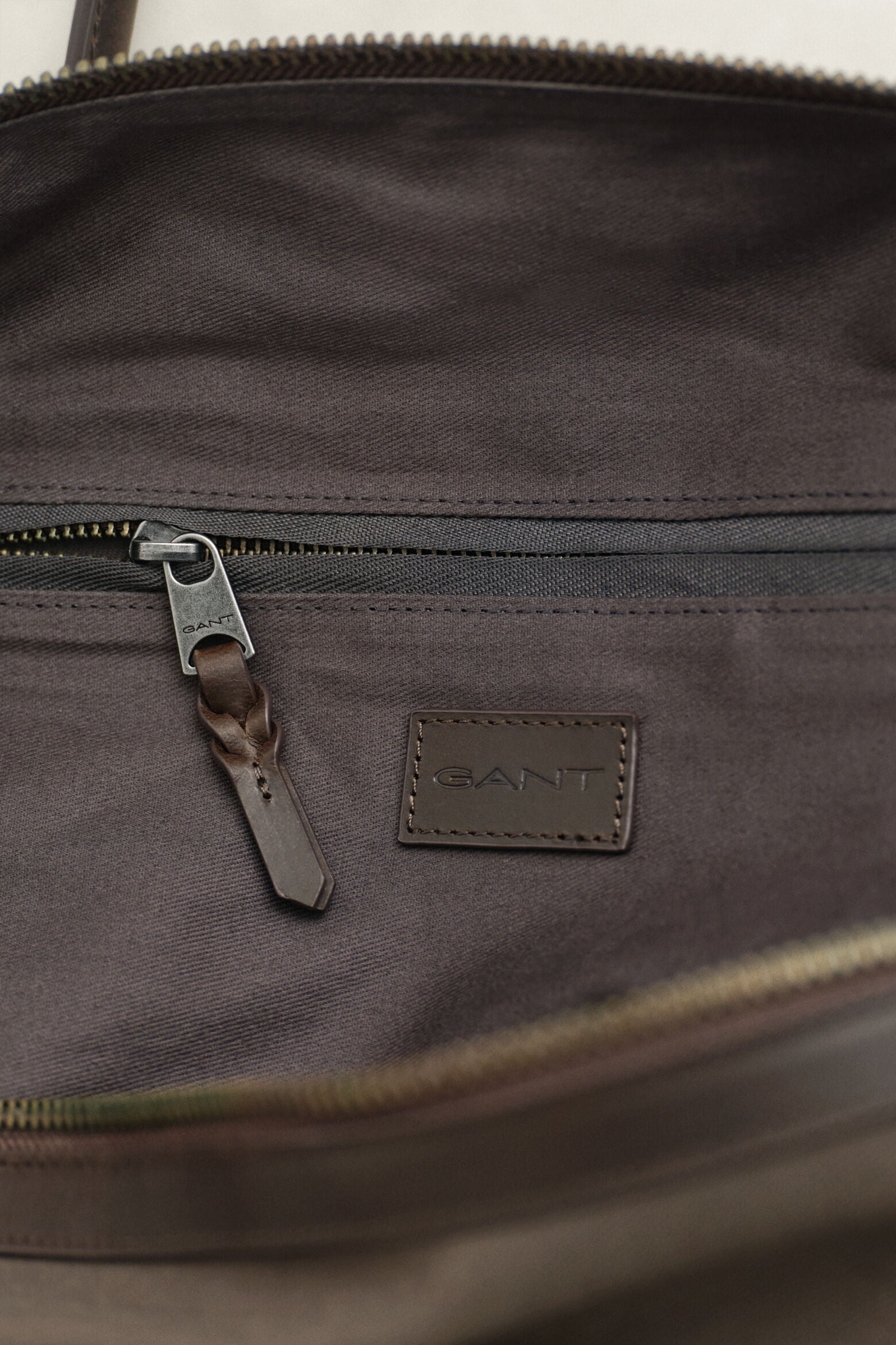 MODERN PREMIUM DUFFLE BAG
